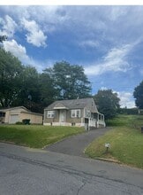 2655 Eldridge Ave in Easton, PA - Building Photo - Building Photo