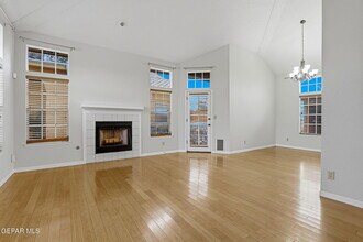 1117 W Bend Ln in El Paso, TX - Building Photo - Building Photo