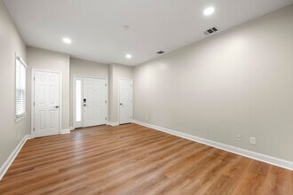 3721 Ashford Dunwoody Rd NE in Atlanta, GA - Building Photo - Building Photo