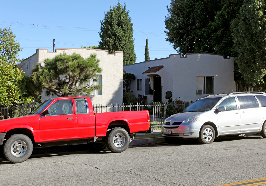 2881 Clarendon Ave in Huntington Park, CA - Building Photo