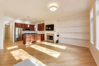 2128 W Walton St in Chicago, IL - Building Photo - Building Photo