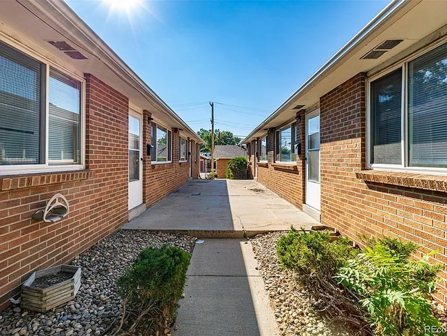 1601 Nome St in Aurora, CO - Building Photo - Building Photo