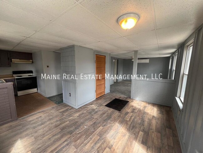 38 Academy St-Unit -A in Hartland, ME - Building Photo - Building Photo