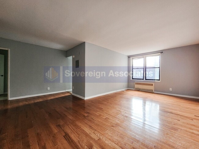 property at 525-527-527 Riverdale Ave