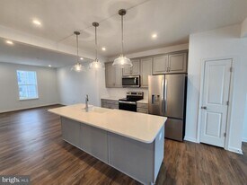 500 Husky Trl in Martinsburg, WV - Building Photo