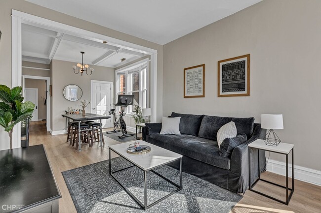 2346 W Thomas St in Chicago, IL - Building Photo - Building Photo