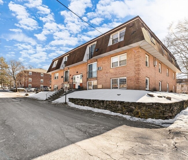 82 Boylston Ln in Lowell, MA - Building Photo - Building Photo