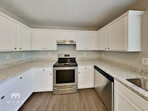 4367 Rocky View Dr in Forest Park, GA - Foto de edificio - Building Photo