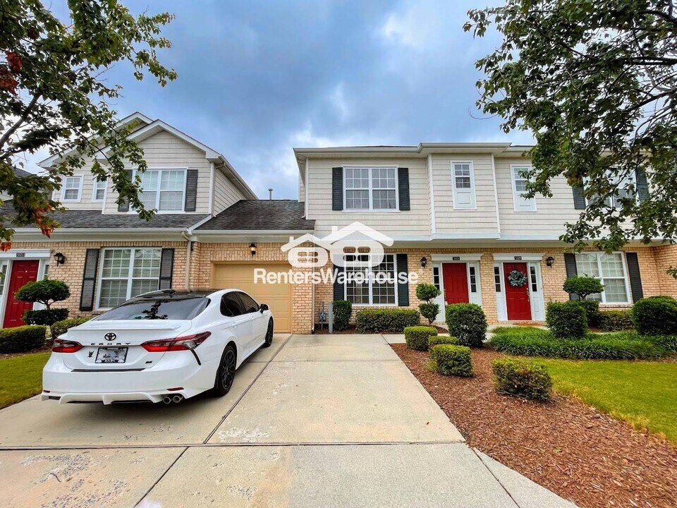 5325 Bramcote Pl in Virginia Beach, VA - Foto de edificio