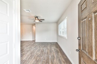 9708 Grosbeak Ln in Magnolia, TX - Foto de edificio - Building Photo