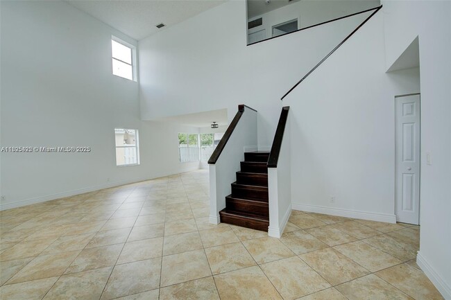 1127 SW 104th Way in Pembroke Pines, FL - Building Photo - Building Photo