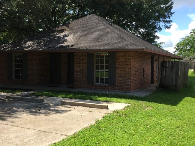 3517 Bird Heights Ave in Addis, LA - Building Photo - Building Photo
