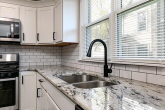 318 Bronson St, Unit 101 in Painted Post, NY - Foto de edificio - Building Photo