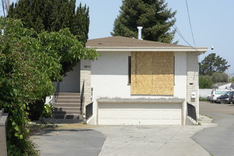 152-158 Smalley Ave in Hayward, CA - Foto de edificio - Building Photo