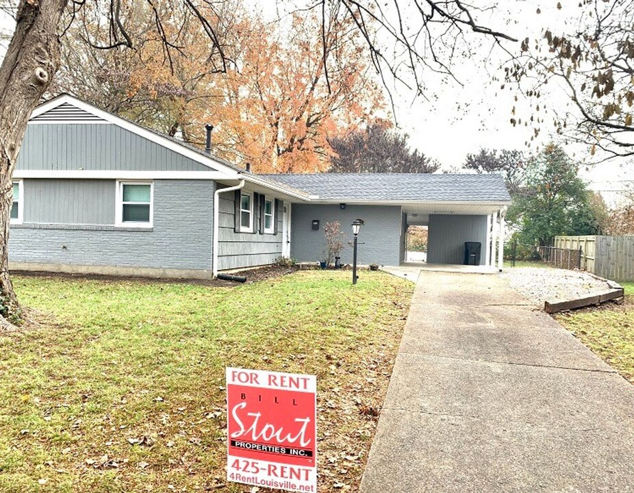 3105 Radiance Rd in Louisville, KY - Building Photo