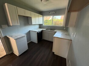 3726 Edgemont Dr in Orange, TX - Building Photo - Building Photo