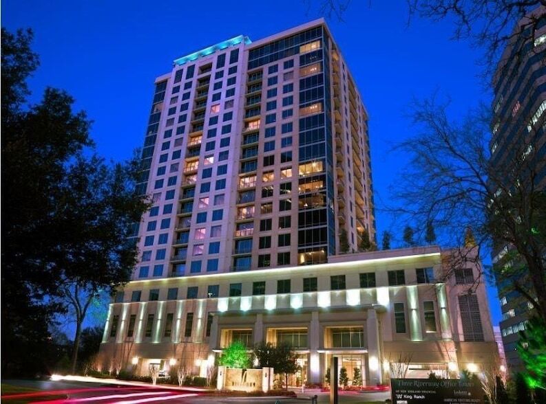 7 Riverway, Unit 902 in Houston, TX - Building Photo