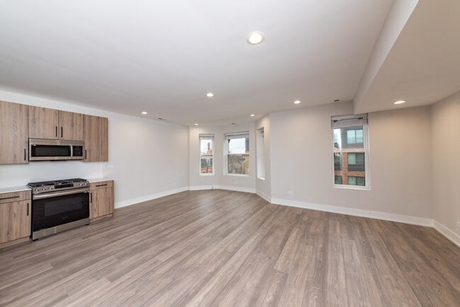 1907 S Racine Ave, Unit # 4 F in Chicago, IL - Building Photo - Building Photo