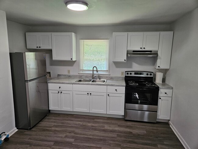 1032 Suffolk Blvd in Raleigh, NC - Building Photo - Building Photo
