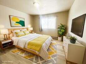 Alex 20 in Regina, SK - Building Photo