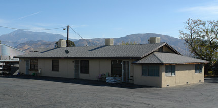 3988 W Ramsey St in Banning, CA - Foto de edificio - Building Photo