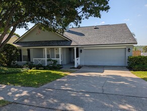 1333 Golf Point Loop in Apopka, FL - Foto de edificio - Building Photo