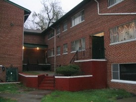 143 Huntington Ter Apartments