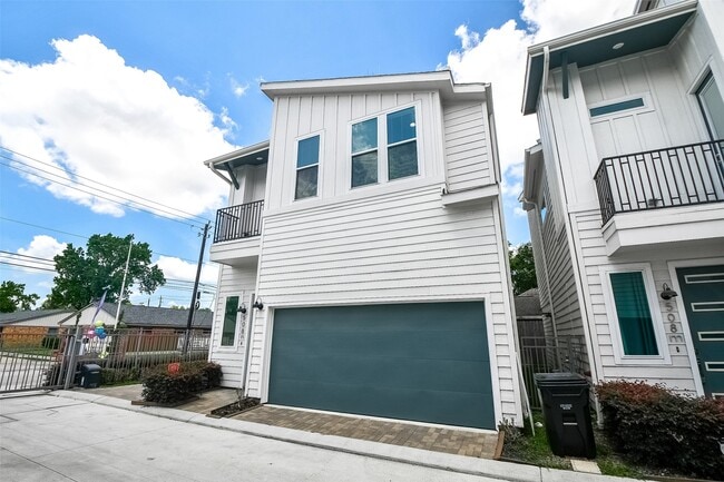 508 W Donovan St