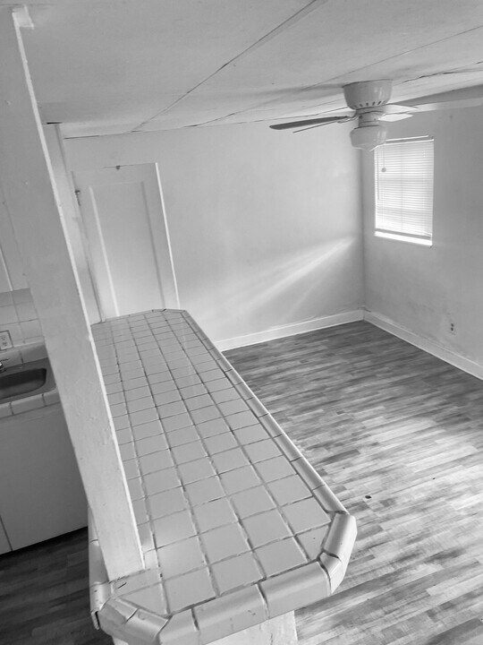 7871 Terrace Rd, Unit A in Lantana, FL - Building Photo