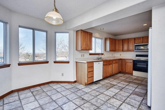 3323 S Andes St in Aurora, CO - Building Photo - Building Photo