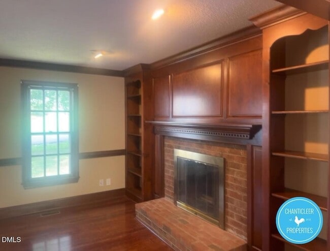 property at 6925 Sandringham Dr
