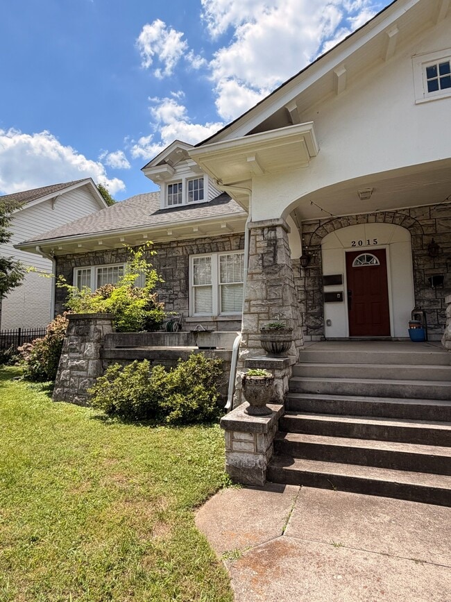 2015 20th Ave S