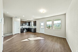 5118 Sandstone Wy in San Antonio, TX - Building Photo - Building Photo