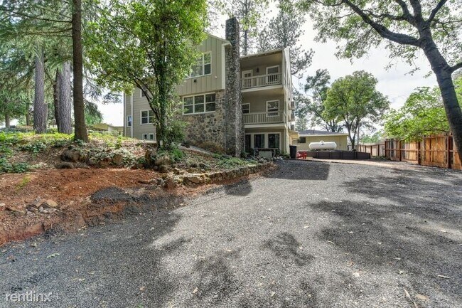 40 Sunrise Ave in Colfax, CA - Building Photo - Building Photo