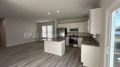 141 Randwick Ln in Greer, SC - Foto de edificio - Building Photo