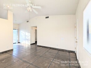 933 E Hedrick Dr in Tucson, AZ - Building Photo - Building Photo
