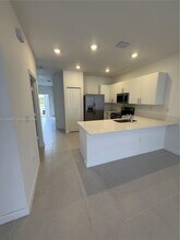 2490 SE 29th St in Homestead, FL - Foto de edificio - Building Photo