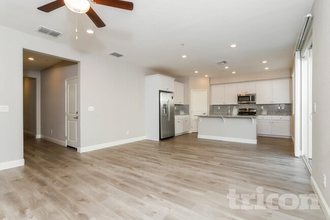 1106 Victorian St in Lincoln, CA - Foto de edificio - Building Photo