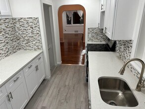 30 Gates Ave in Brentwood, NY - Building Photo - Building Photo