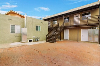 1941 Olive Ave, Unit 1941 in Long Beach, CA - Foto de edificio - Building Photo