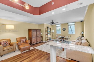 1532 Drexel Ave, Unit 303 in Miami Beach, FL - Building Photo - Building Photo