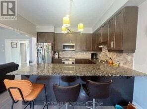 51 Dominion Cres in Niagara-On-The-Lake, ON - Building Photo - Building Photo