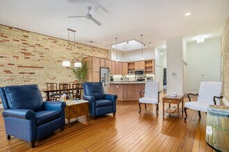 32 E 8th St, Unit 32 E 8th Street Apartment in Holland, MI - Building Photo - Building Photo