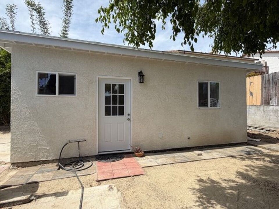 8016 Helm St in San Diego, CA - Building Photo