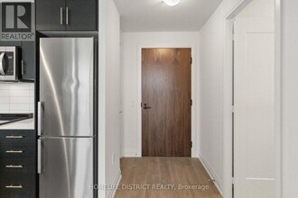 509 Dundas St W in Oakville, ON - Building Photo - Building Photo