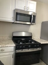 1355 Ida Ave, Unit A in Columbus, OH - Foto de edificio - Building Photo