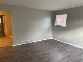1152 Dennis Ln, Unit #1 in Hamilton, OH - Building Photo - Building Photo