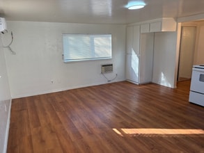 720 Olive Ave in Hanford, CA - Building Photo - Building Photo
