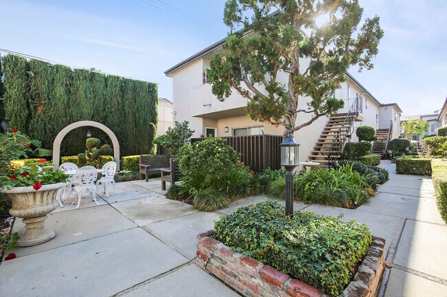 400 E Live Oak St in San Gabriel, CA - Building Photo - Building Photo
