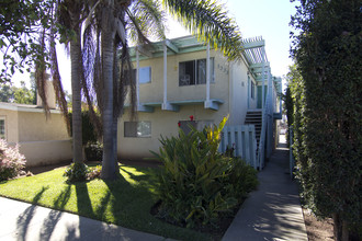 3333 Roosevelt St in Carlsbad, CA - Building Photo - Building Photo